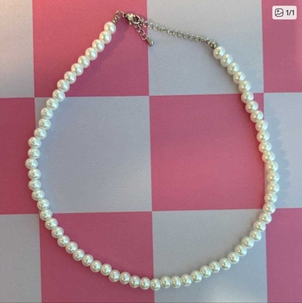 Elegant White Pearl Necklace